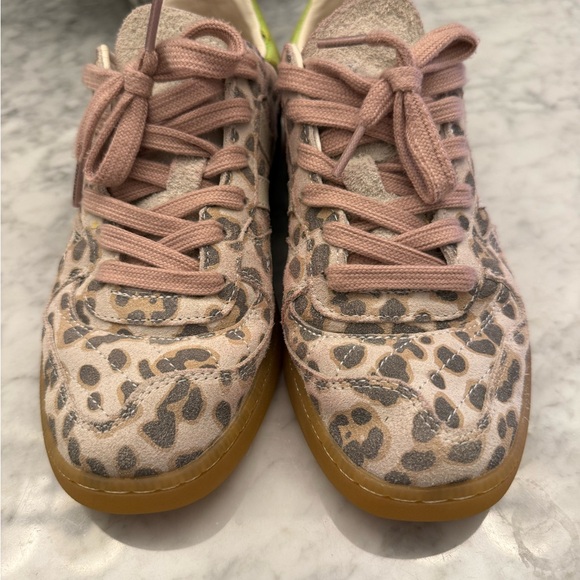 Coolway Goal Sneaker Women’s US 7 Leopard Print Lime Green Gum Sole - Picture 2 of 7